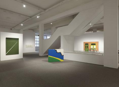 'Unveiled' staircase with exhibited works from Raoul De Keyser ©Steven Decroos